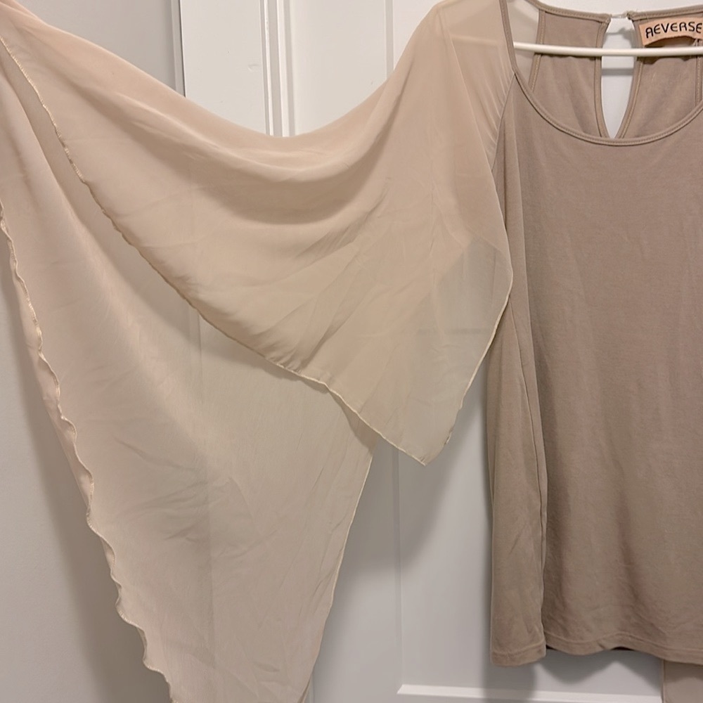 🤎Woman’s Lg Beige tank with Sheer flowing open sleeves ~Boho & Sexy & Fun‼️